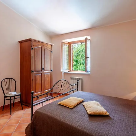 Valguerriera - Rosa Bianca Apartment Apecchio